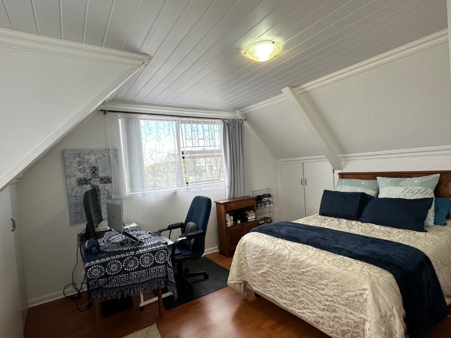 4 Bedroom Property for Sale in Hartenbos Heuwels Western Cape